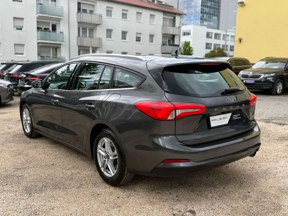 Używany Ford Focus Cool & Connect 150 KM (110 kW) 2020 Szary Kombi