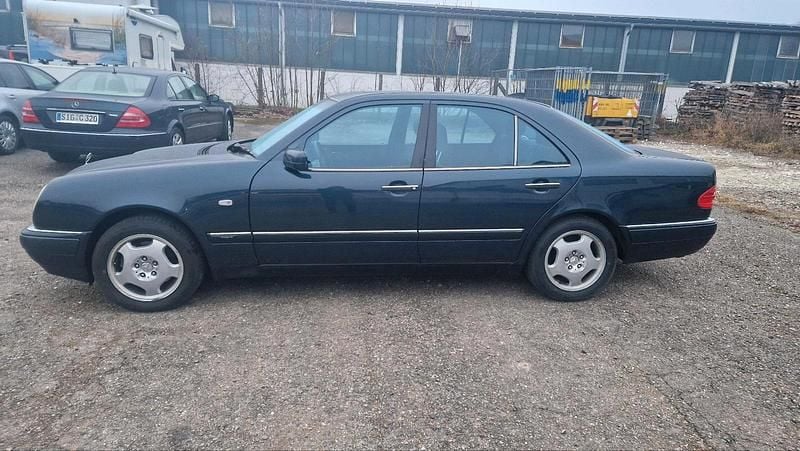 Gebraucht Mercedes E280 Avantgarde 204 PS (150 kW) 1998 Limousine