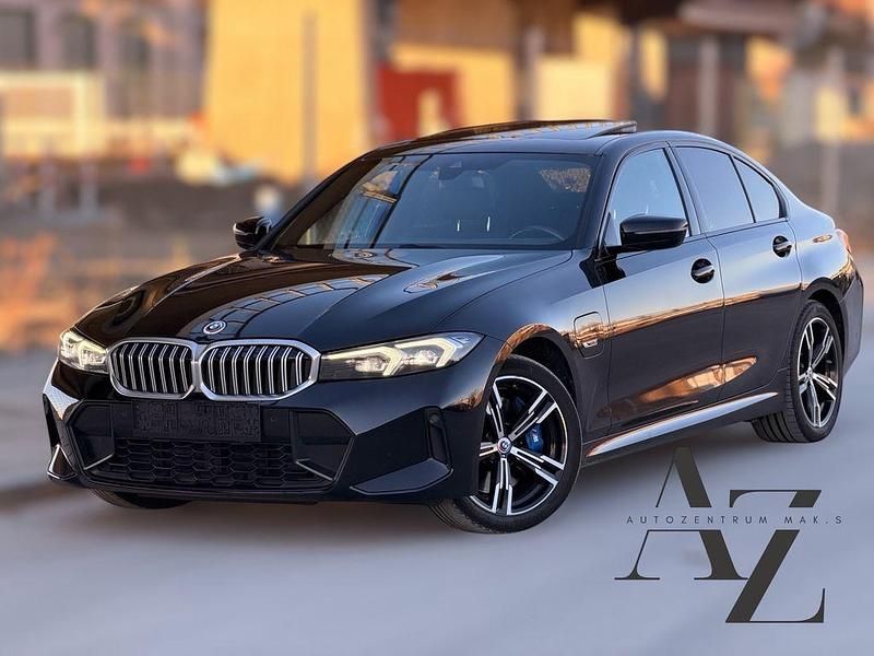 Schwarz Gebraucht 2022 BMW 320e M Sport Limousine | 29.600 € (Teuer) - Bild 1/4