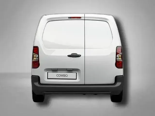 Używany Opel Combo 102 KM (75 kW) 2025 Andere Minivan