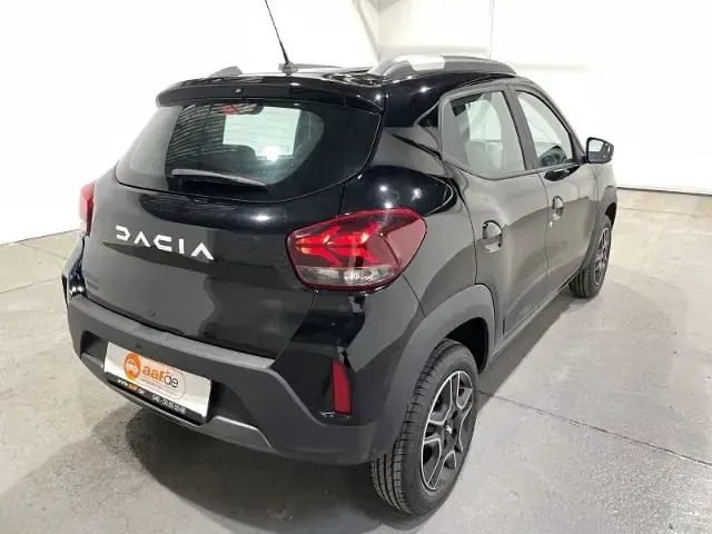 Usado Dacia Spring Essentiel 33 kW (45 CV) 2022 Negro Utilitario