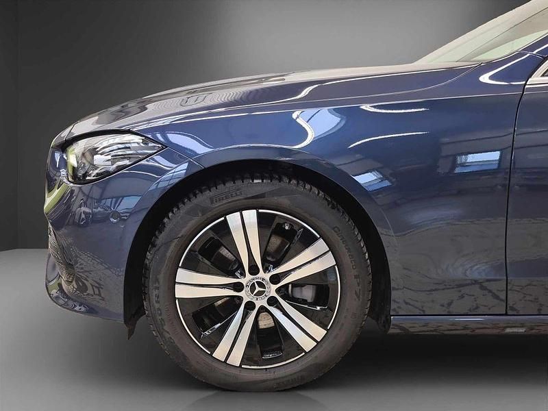Gebraucht Mercedes C180 Avantgarde 170 PS (125 kW) 2024 Blau Limousine