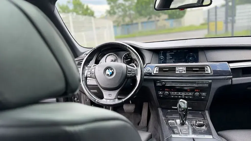 Gebraucht BMW ActiveHybrid 7 Performance 449 PS (330 kW) 2010 Grau Limousine