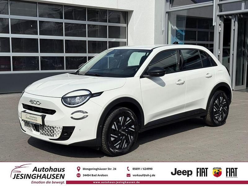 Weiss Gebraucht 2024 Fiat 600 SUV | 24.990 € (Etwas zu teuer) - Bild 1/4