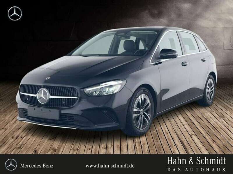 Lack kosmosschwarz Gebraucht 2024 Mercedes B200 Progressive Van / Kleinbus | 35.690 € (Teuer) - Bild 1/4