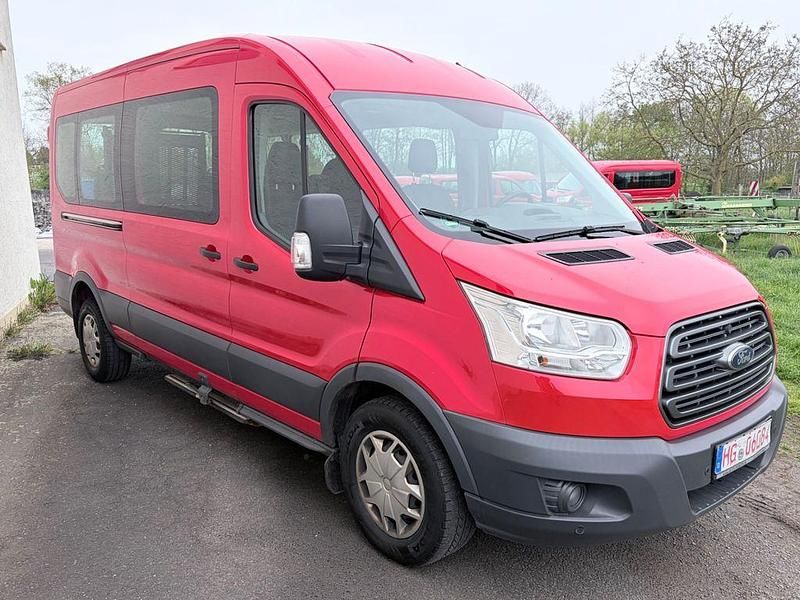 Gebraucht Ford Transit Trend 105 PS (77 kW) 2019 Rot Kombi