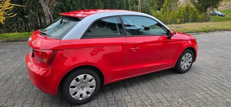 Rot Gebraucht 2011 Audi A1 Attraction Kleinwagen | 8.299 € (Guter Preis) - Bild 1/4