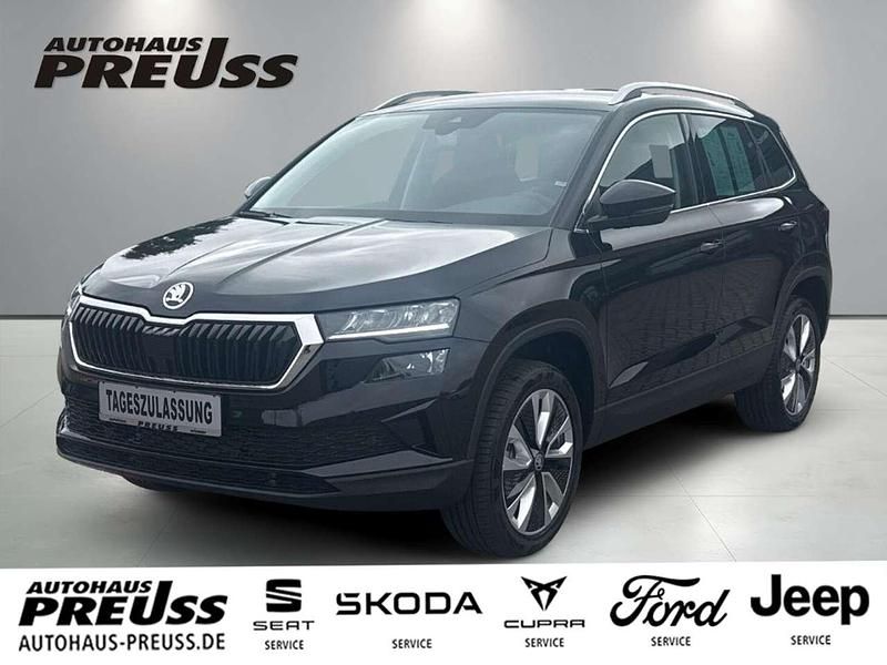 Grau Neu 2025 Skoda Karoq Selection SUV | 33.995 € (Fairer Preis) - Bild 1/4