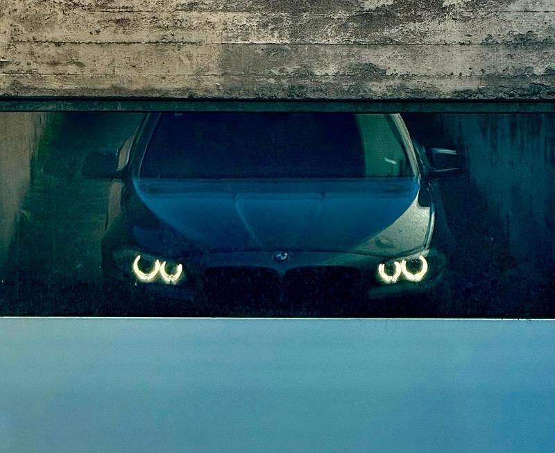 Grau Gebraucht 2012 BMW 530 M Sport Limousine | 10.200 € (Guter Preis) - Bild 1/4