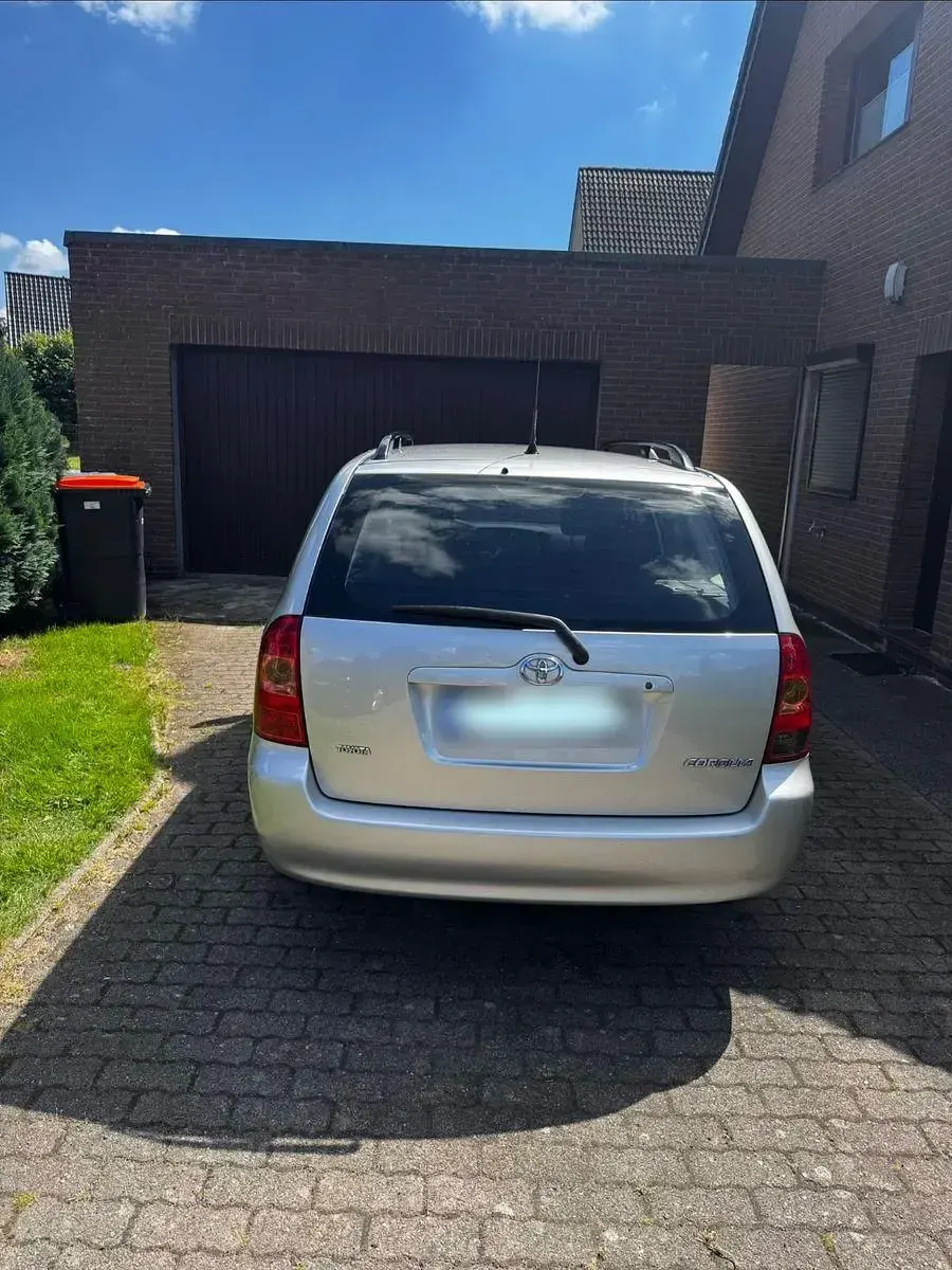 Gebraucht Toyota Corolla Luna 97 PS (71 kW) 2007 Silber Kombi