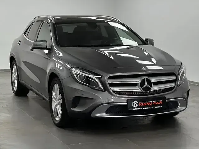 Gebraucht Mercedes GLA200 156 PS (114 kW) 2016 Grau SUV