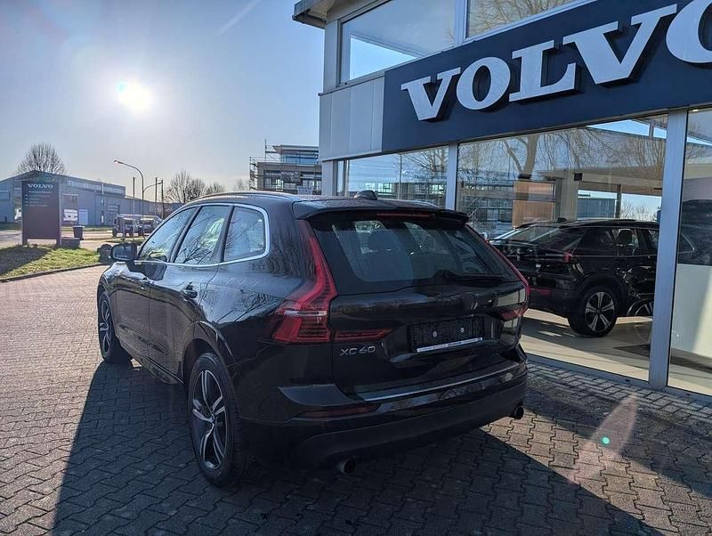 Gebraucht Volvo XC60 Momentum 408 PS (300 kW) 2018 Maple brown metallic SUV