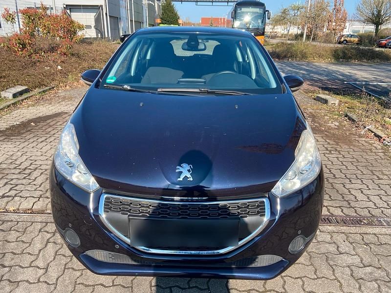 Second-hand Peugeot 208 75 CP (55 kW) 2014 Mov Hatchback