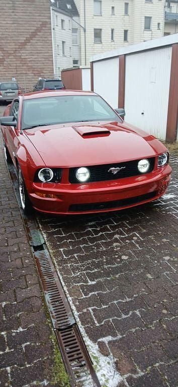 Gebraucht Ford Mustang GT 303 PS (222 kW) 2009 Rot Coupé