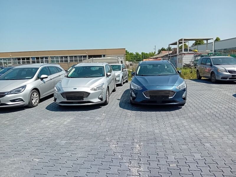 Silber Gebraucht 2019 Ford Focus Cool & Connect Kombi | 12.780 € (Fairer Preis) - Bild 1/2