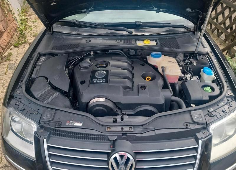Gebraucht VW Passat 101 PS (74 kW) 2004 Schwarz Kombi