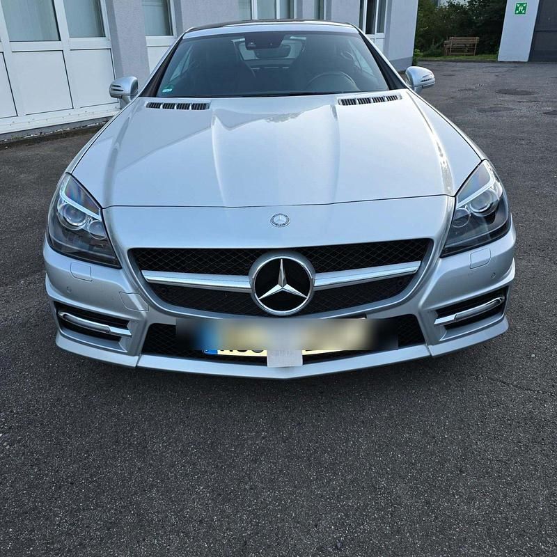 Silber Gebraucht 2012 Mercedes SLK250 AMG Cabrio | 24.900 € (Fairer Preis) - Bild 1/4