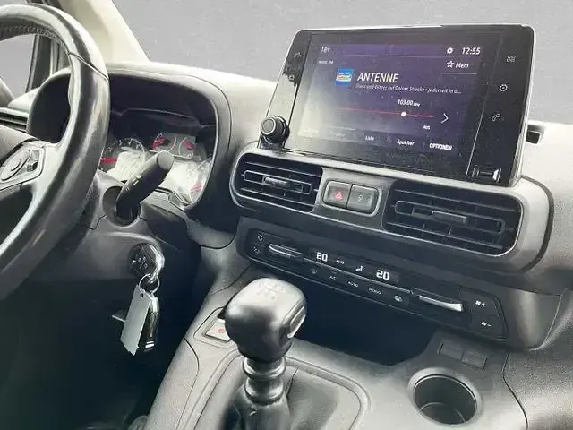 Gebraucht Opel Combo 131 PS (96 kW) 2021 Weiß Van / Kleinbus
