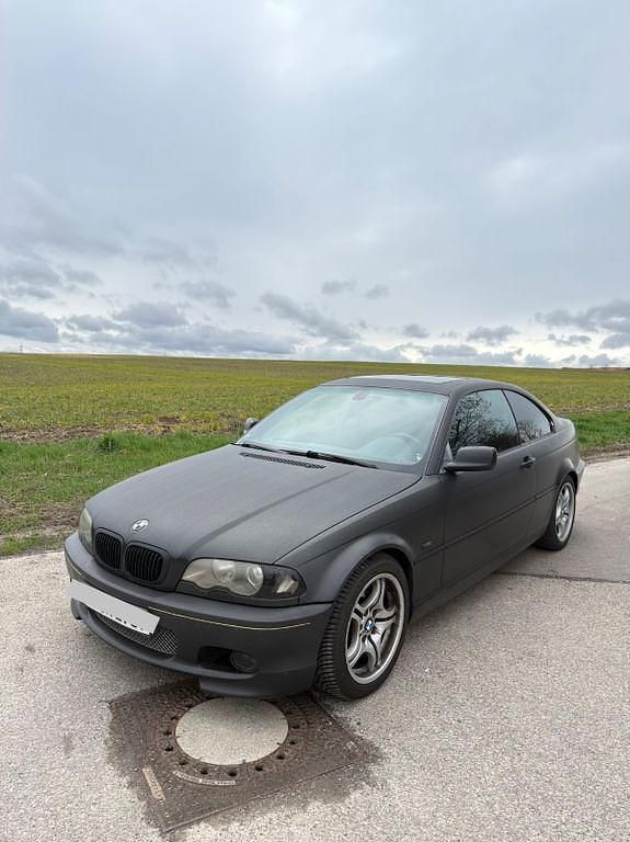 Käytetty BMW 330 Performance 231 HP (169 kW) 2002 Musta Coupe - kaksiovinen
