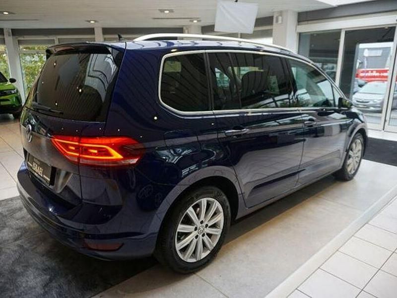 Gebraucht VW Touran Highline 150 PS (110 kW) 2018 Blau Van / Kleinbus