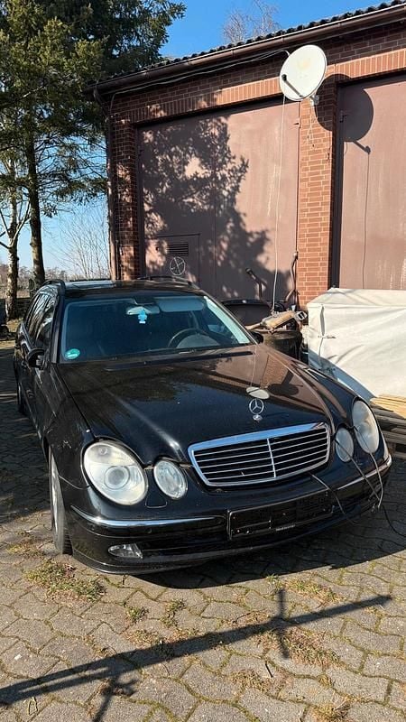 Gebraucht Mercedes E500 Avantgarde 306 PS (225 kW) 2004 Schwarz Kombi