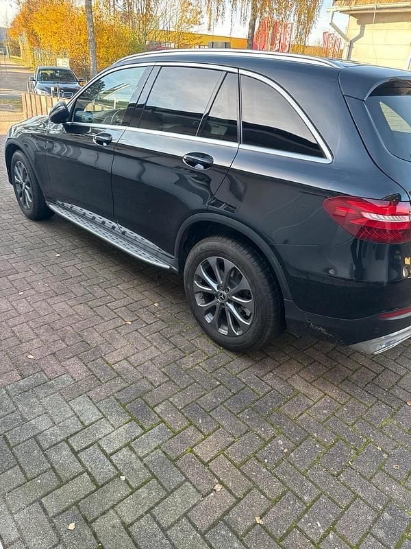 Gebraucht Mercedes GLC350 258 PS (189 kW) 2017 Schwarz SUV