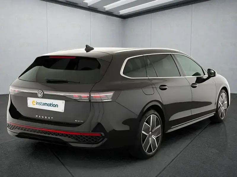 Neu VW Passat 193 PS (141 kW) 2026 Schwarz Kombi