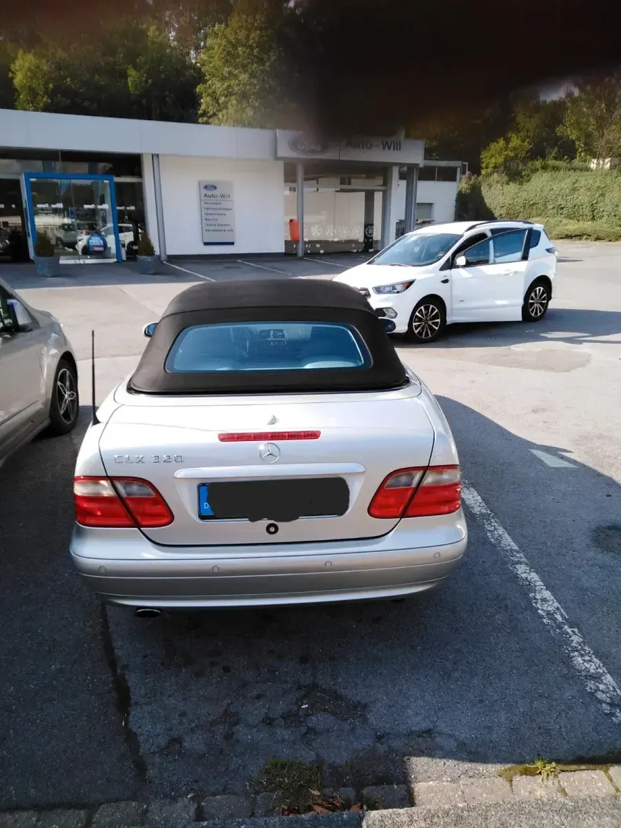 Gebraucht Mercedes CLK320 218 PS (160 kW) 2000 Silber Cabrio