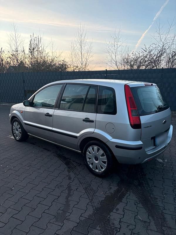 Gebraucht Ford Fusion 100 PS (73 kW) 2003 Silber Kleinwagen