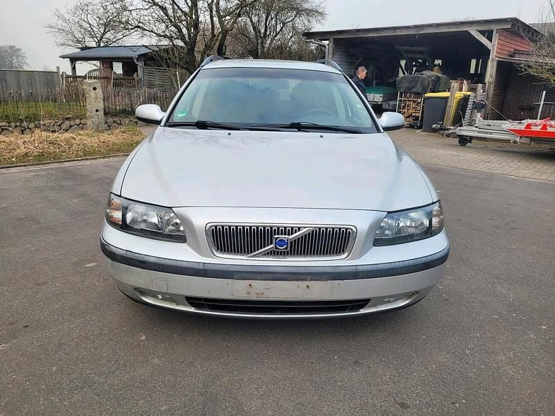 Gebraucht Volvo V70 140 PS (102 kW) 2000 Silber Kombi