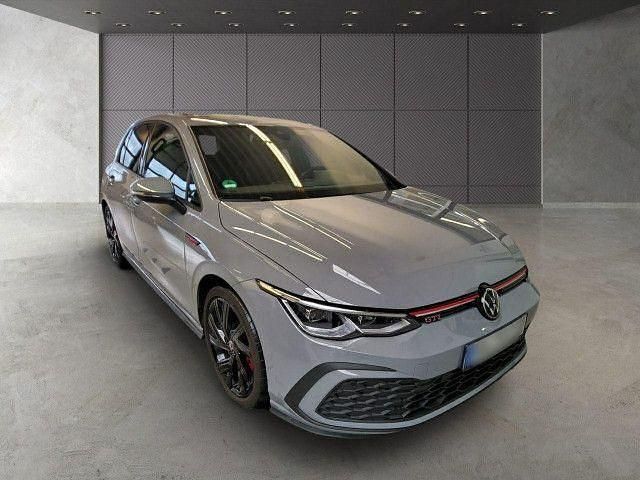 Gebraucht VW Golf VIII GTI 245 PS (180 kW) 2024 Mondsteingrau Limousine
