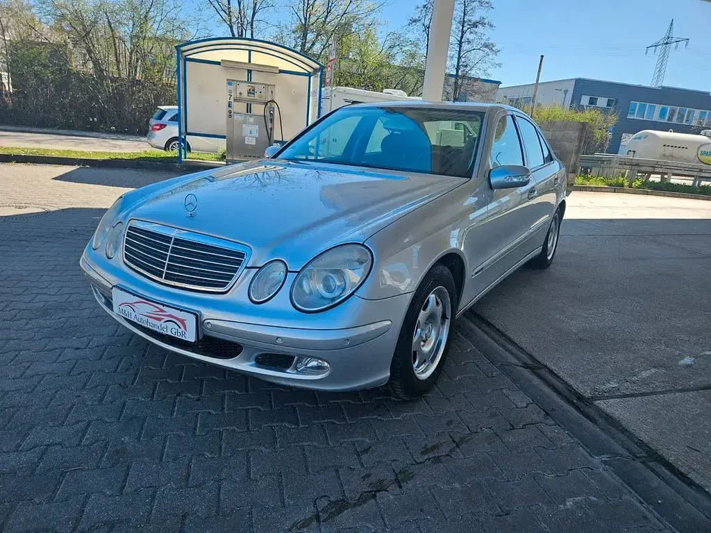 Gebraucht Mercedes E240 Classic 177 PS (130 kW) 2002 Silber Limousine