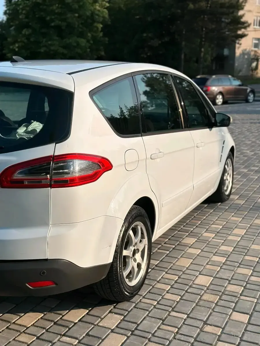 Gebraucht Ford S-MAX S 140 PS (102 kW) 2012 Weiß Van / Kleinbus