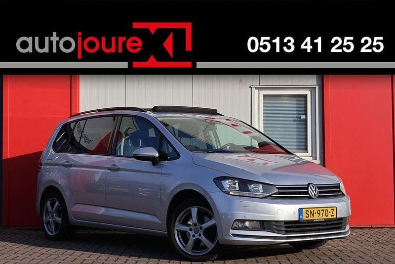 Gebraucht VW Touran Highline 150 PS (110 kW) 2016 Grau Van / Kleinbus