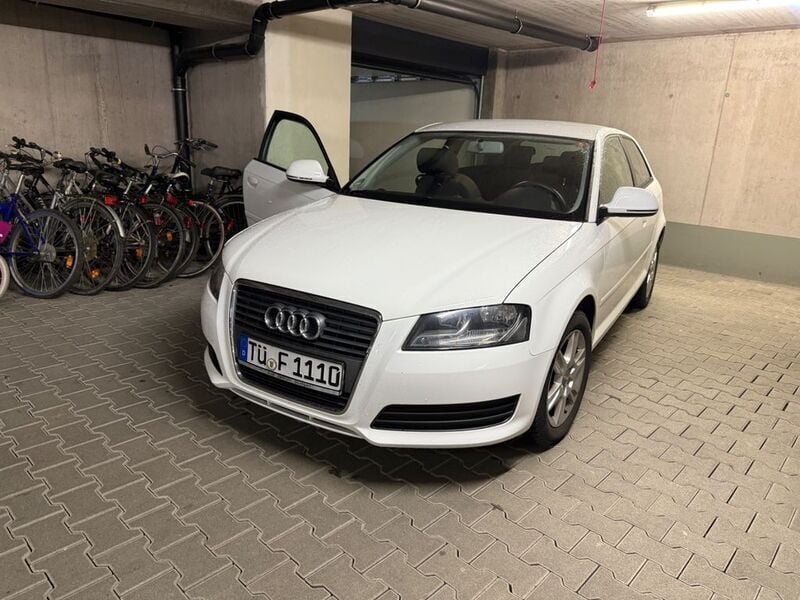 Weiß Gebraucht 2009 Audi A3 Attraction Limousine | 4.500 € (Guter Preis) - Bild 1/4