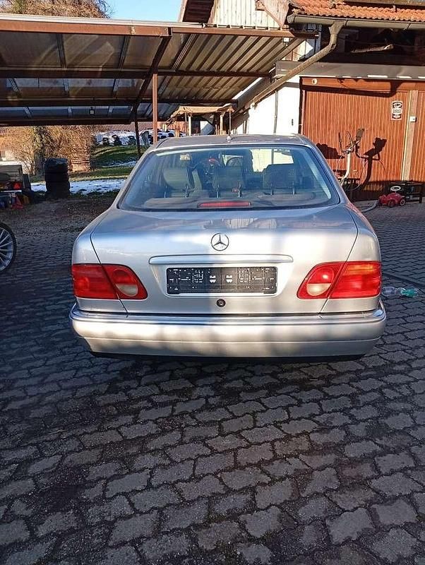 Gebraucht Mercedes E280 Elegance 204 PS (150 kW) 1999 Limousine