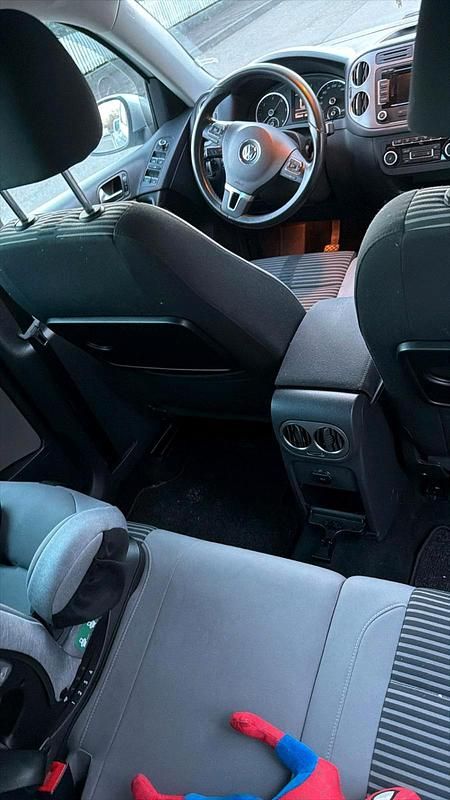 Gebraucht VW Tiguan 140 PS (102 kW) 2011 Silber SUV