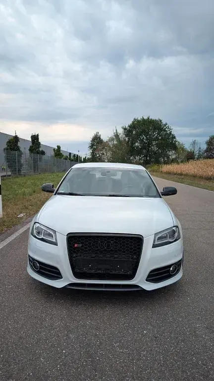 Gebraucht Audi S3 Sport 265 PS (194 kW) 2012 Weiß Kleinwagen