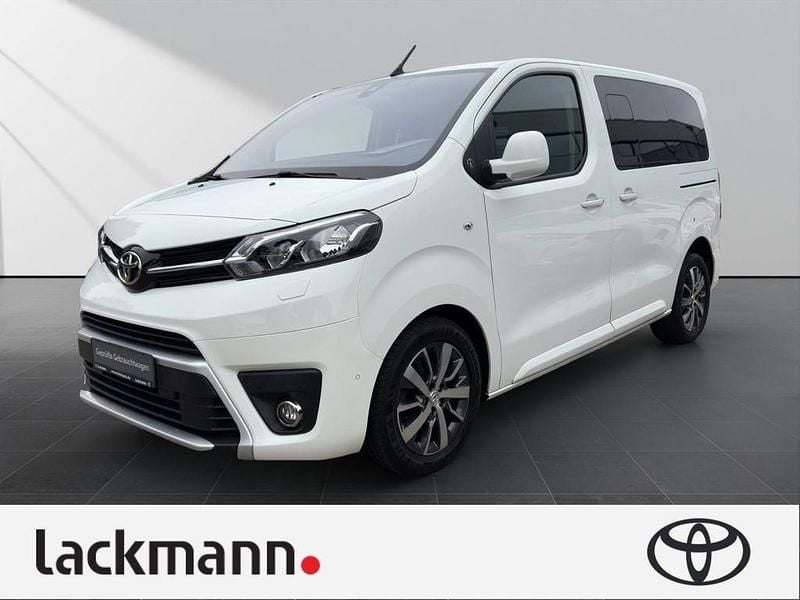 Weiss Gebraucht 2020 Toyota Proace Verso Comfort Kombi | 31.850 € (Fairer Preis) - Bild 1/4