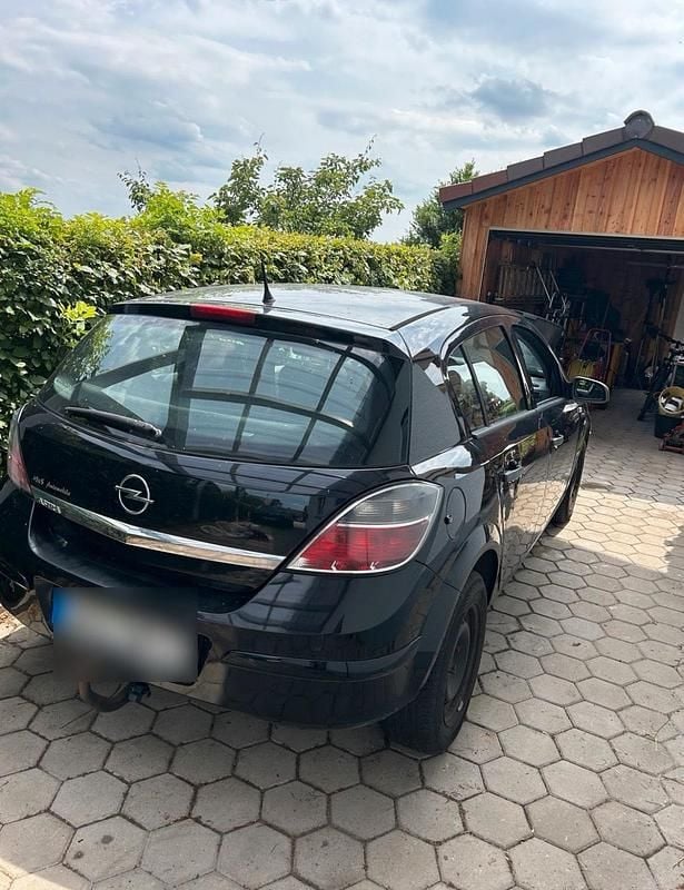 Gebraucht Opel Astra 116 PS (85 kW) 2009 Schwarz Limousine