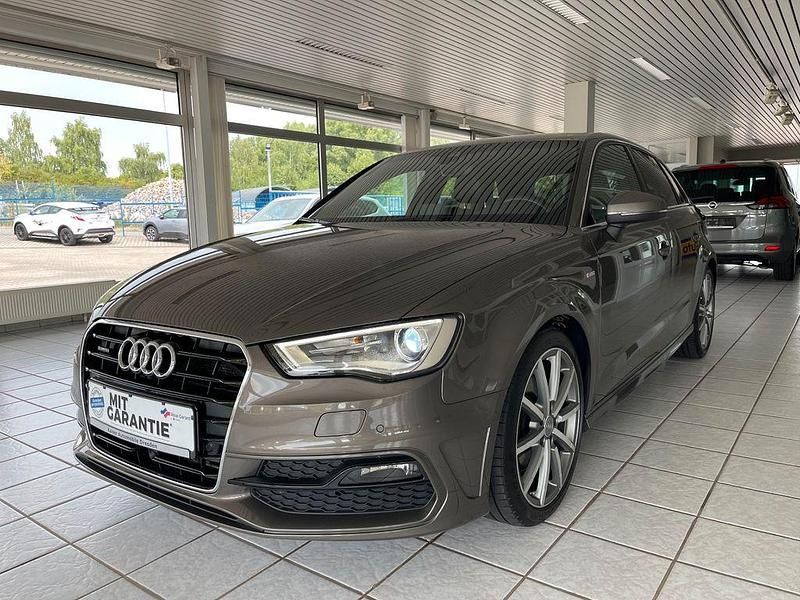 Grau Gebraucht 2016 Audi A3 Sport Limousine | 18.999 € (Etwas zu teuer) - Bild 1/4