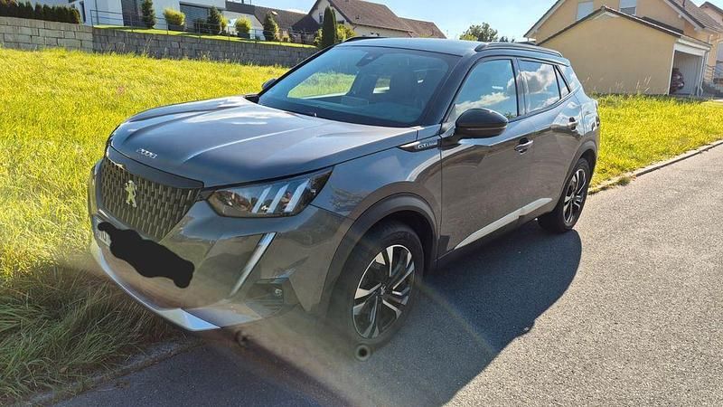 Grau Gebraucht 2020 Peugeot 2008 Active SUV | 12.499 € (Guter Preis) - Bild 1/4