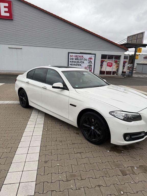 Gebraucht BMW 520 211 PS (155 kW) 2017 Weiß Limousine