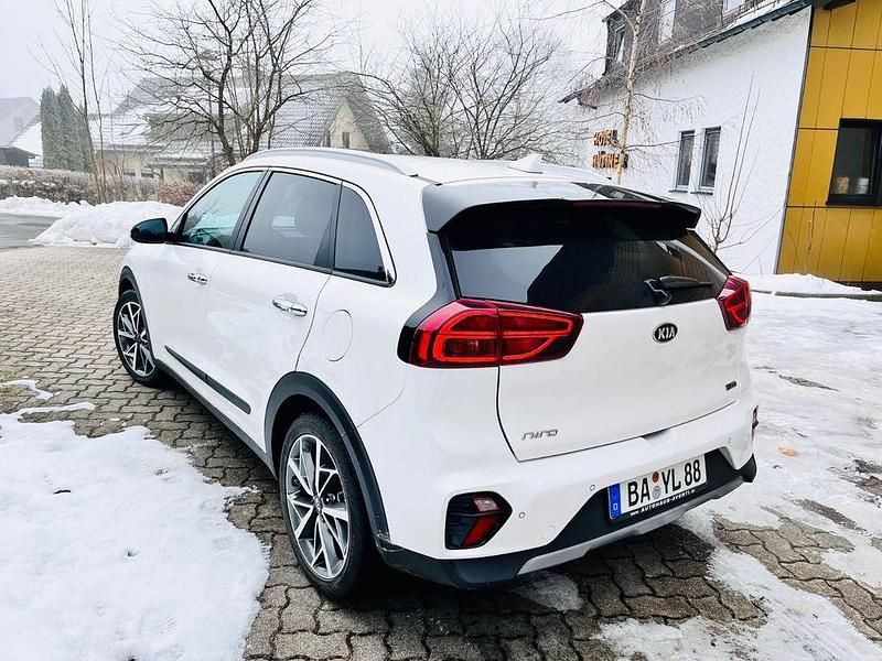 Gebraucht Kia Niro Vision 141 PS (103 kW) 2021 Weiß SUV