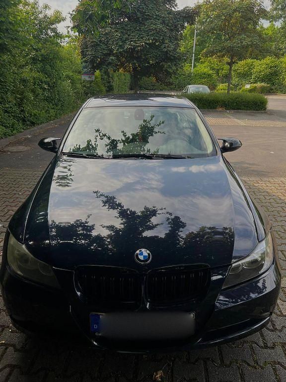 Blau Gebraucht 2007 BMW 318 Basis Limousine | 2.800 € (Superpreis) - Bild 1/4