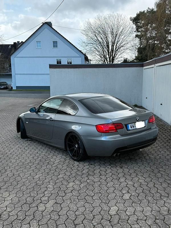 Gebraucht BMW 325 Performance 218 PS (160 kW) 2010 Grau Coupé