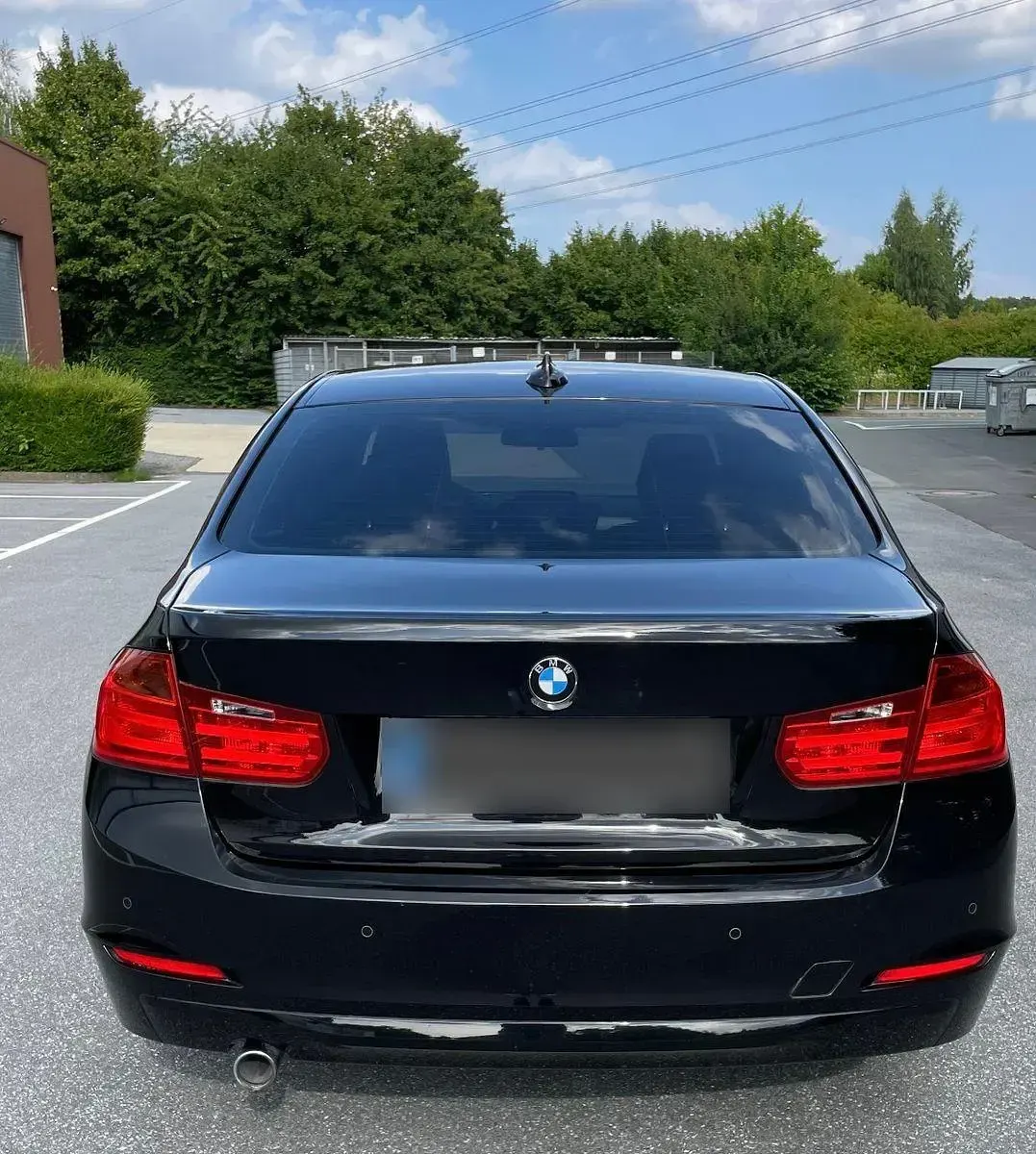 Second-hand BMW 320 184 CP (135 kW) 2012 Negru Berlinǎ