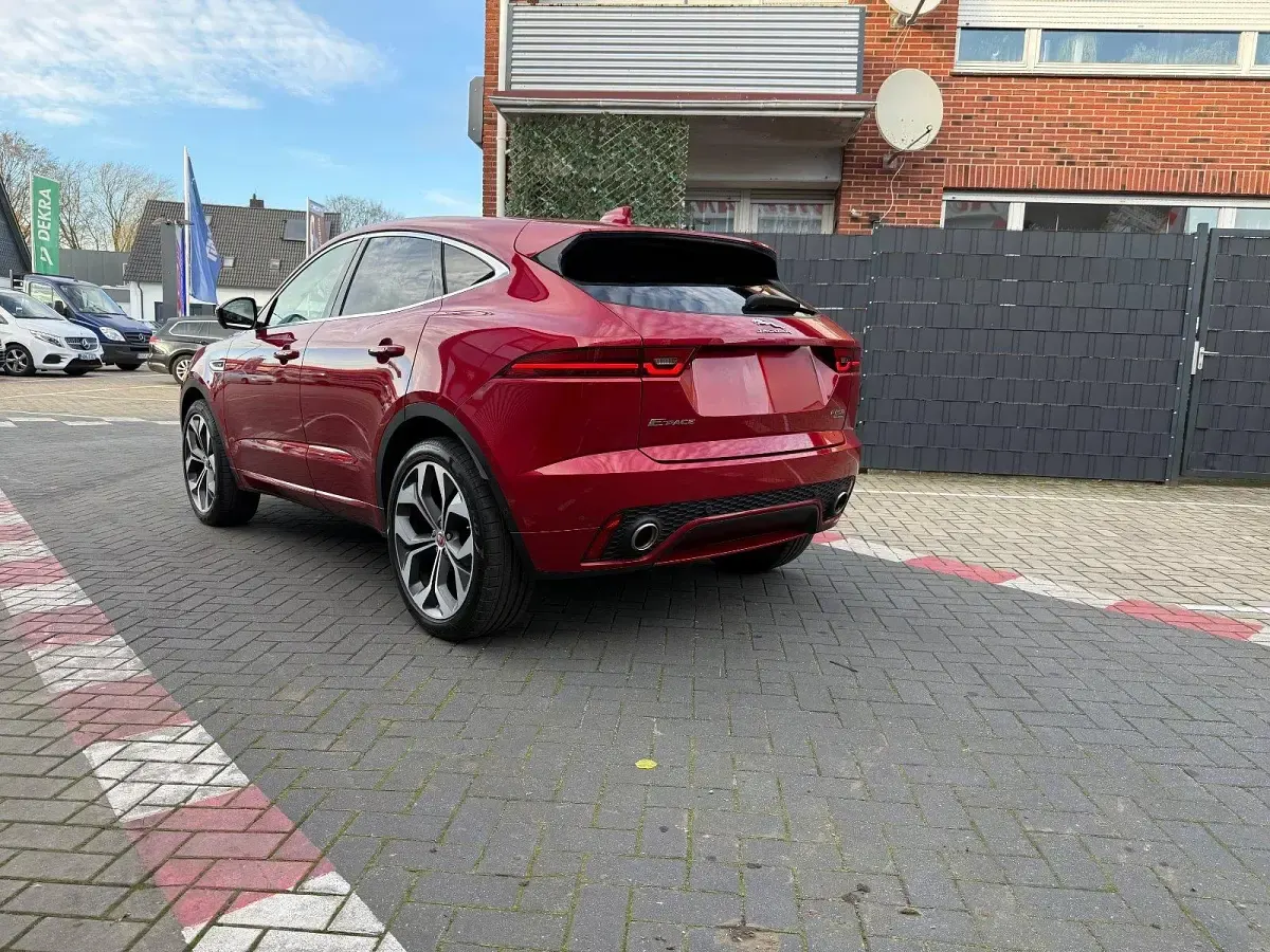 Begagnad Jaguar E-Pace 250 HK (183 kW) 2018 Röd SUV
