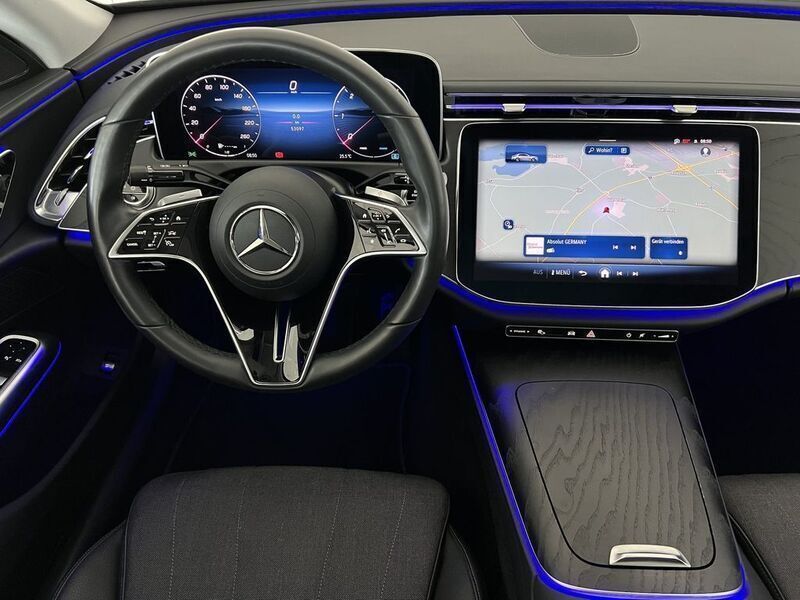 Gebraucht Mercedes E220 Avantgarde 197 PS (144 kW) 2023 Schwarz, Limousine