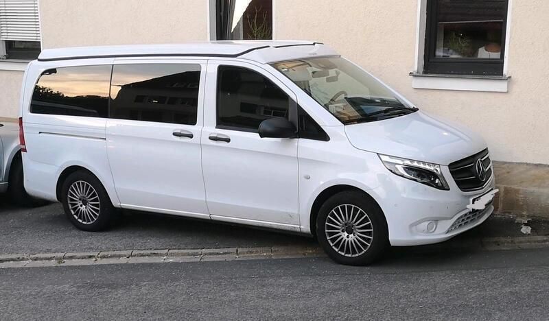 Weiß Gebraucht 2023 Mercedes Vito Van / Kleinbus | 47.000 € (Fairer Preis) - Bild 1/4